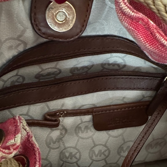 Michael Kors Marina Canvas Tote Red and Cream Tie-Dye Shoulder Bag - Picture 6 of 7